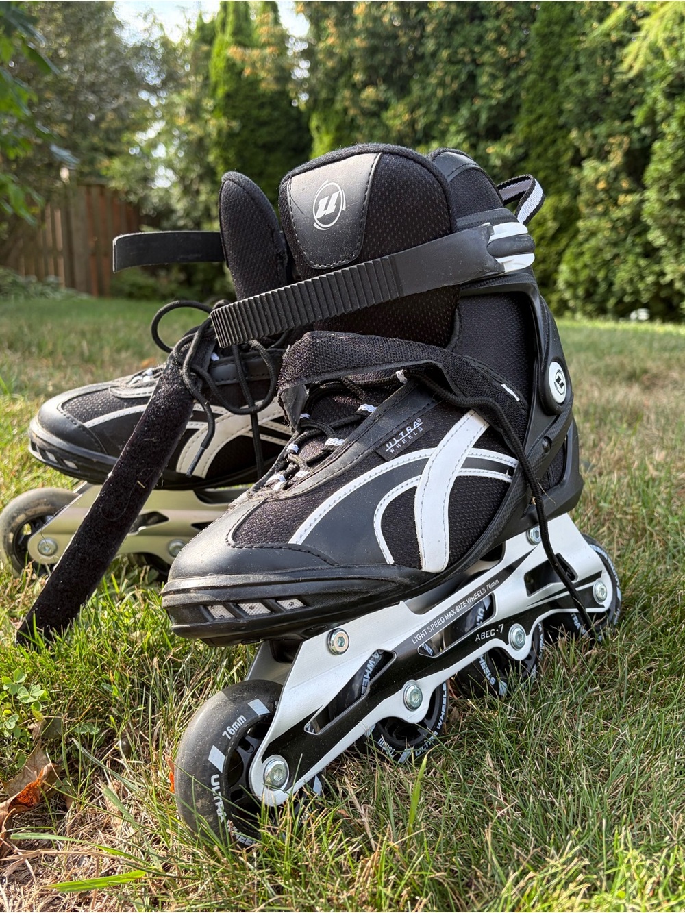 Black and White Inline Skates for Kids —Men’s Size 7 - Adjustable Rollerblades